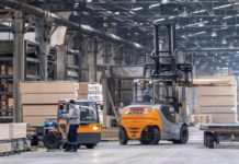Czyste rozwiązanie intralogistyczne dla branży meblarskiej